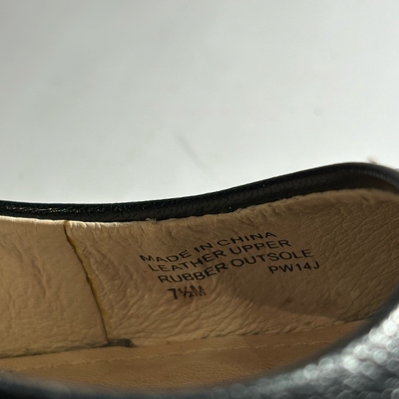 Michael Kors black leather 3” kitten kneel.  Size 7.5 - Picture 6 of 6